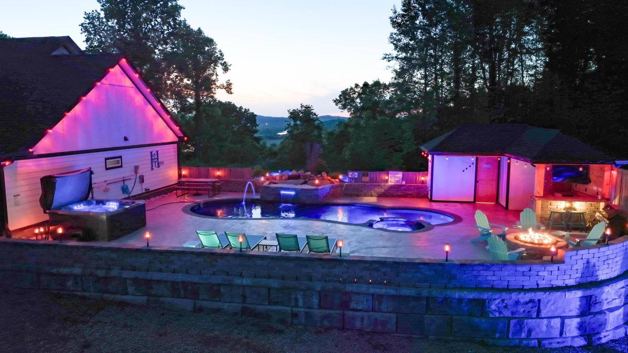Villa H2Oasis Incredible Pool Retreat With Mountains Views! Sevierville Exterior foto